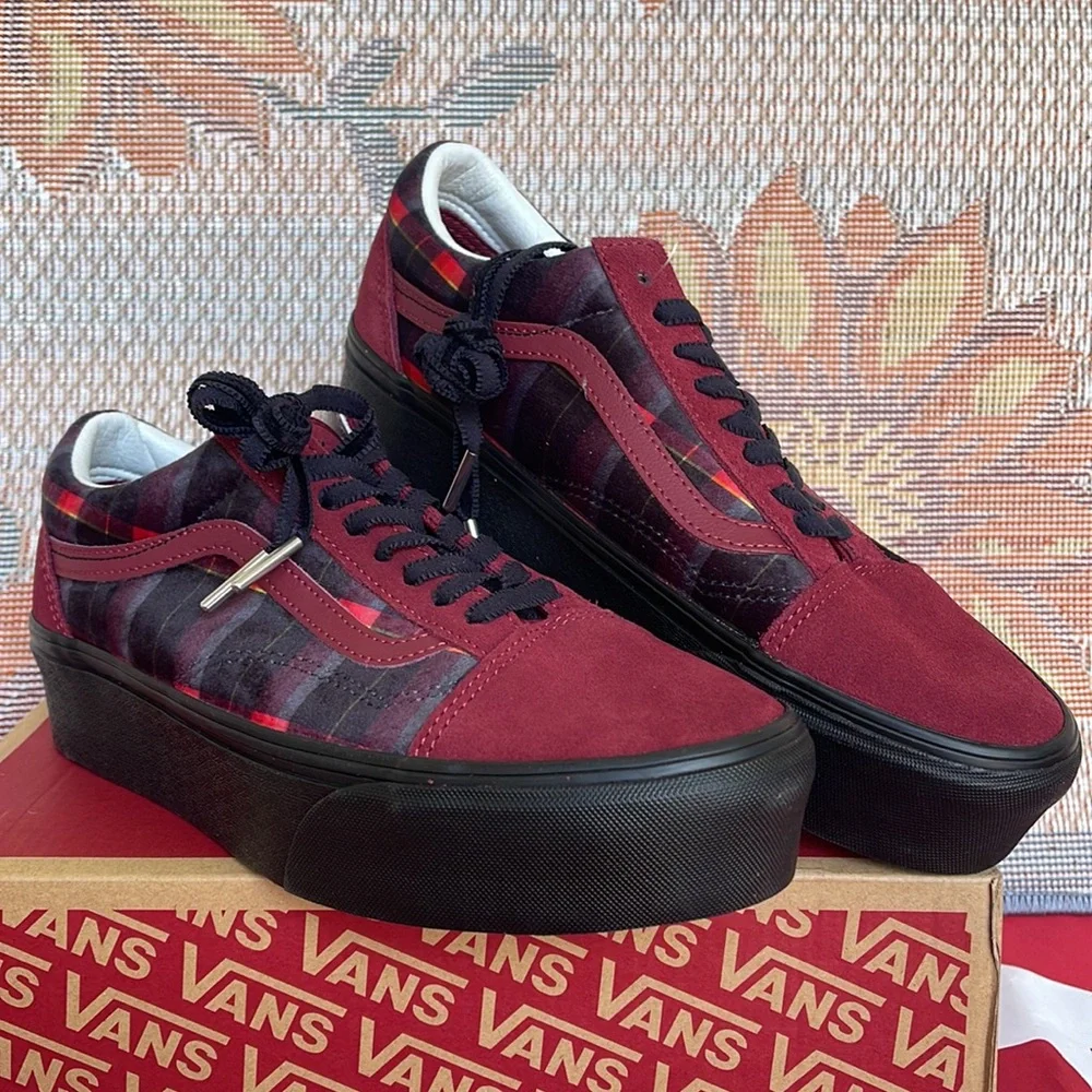 Vans Old Skool Stacked 
Velvet Plaid Port/Black
VNOA7Q5M02Y
WMNS Platforms - Picture 5 of 16
